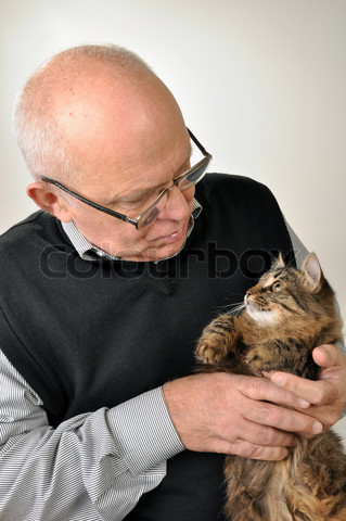 мужчина и кошка